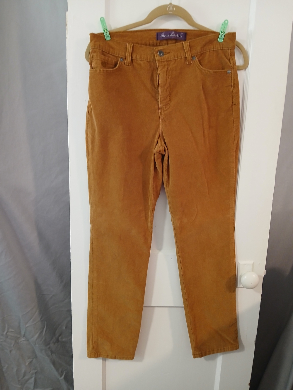Gloria Vanderbilt Straight-Leg Corduroy Pants in Rust [190]